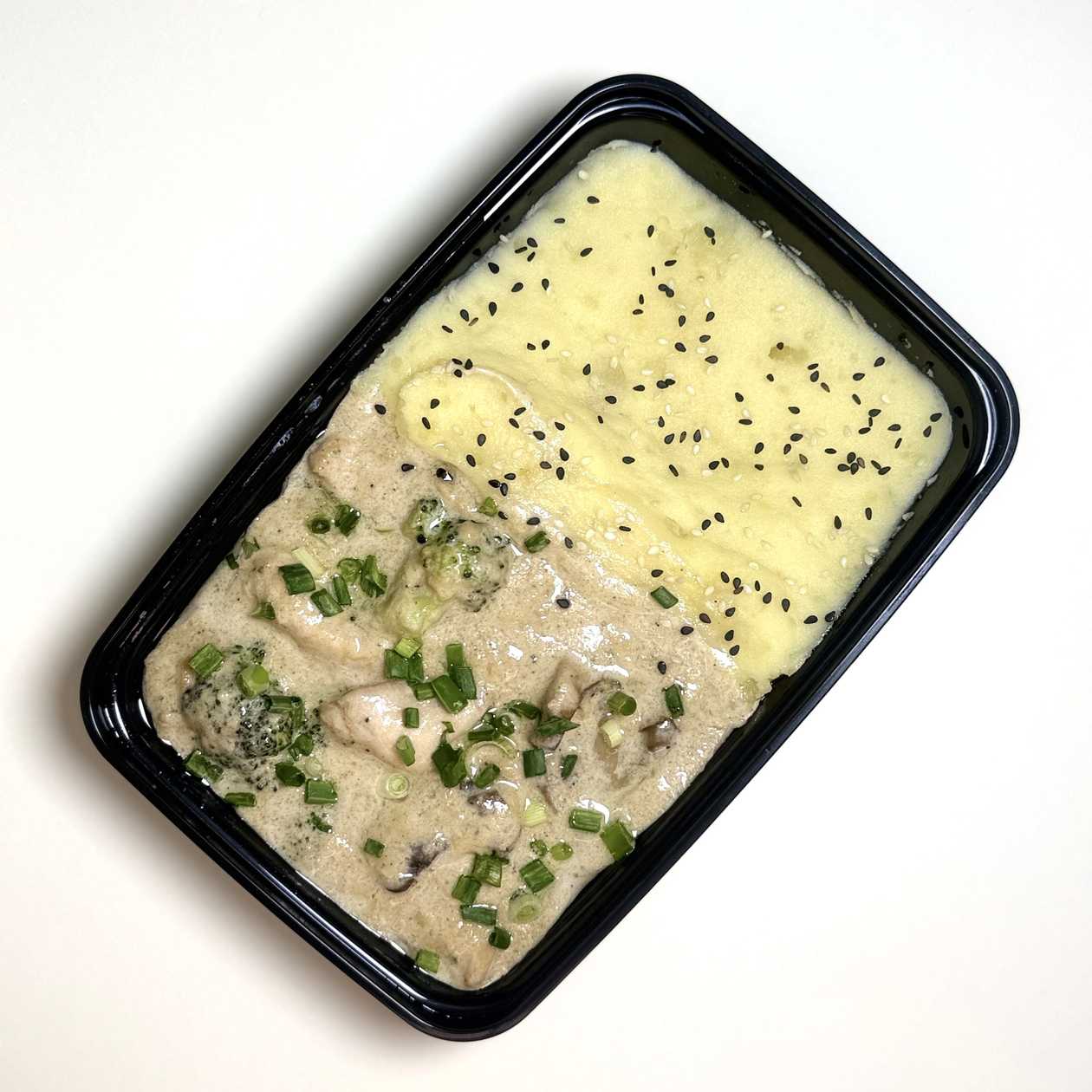 Chicken, mushroom and broccoli in cream  with mashed potatoes