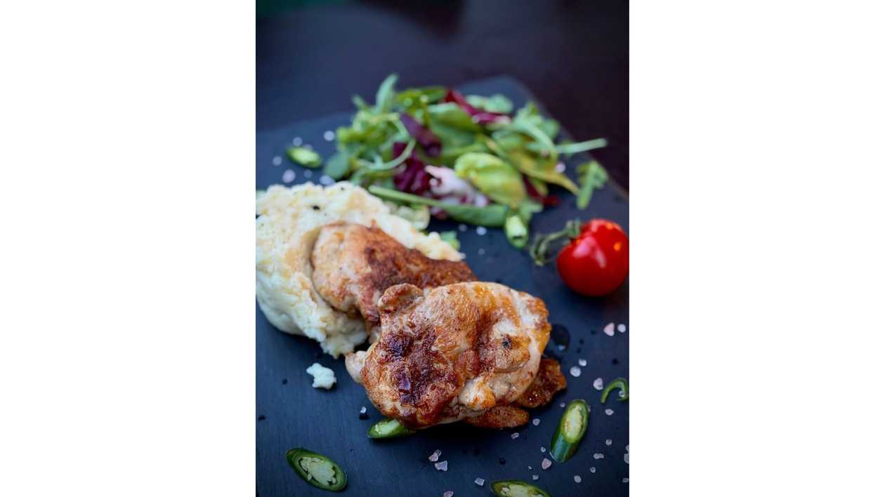 Grilled Chicken Thighs with Mashed Potatoes