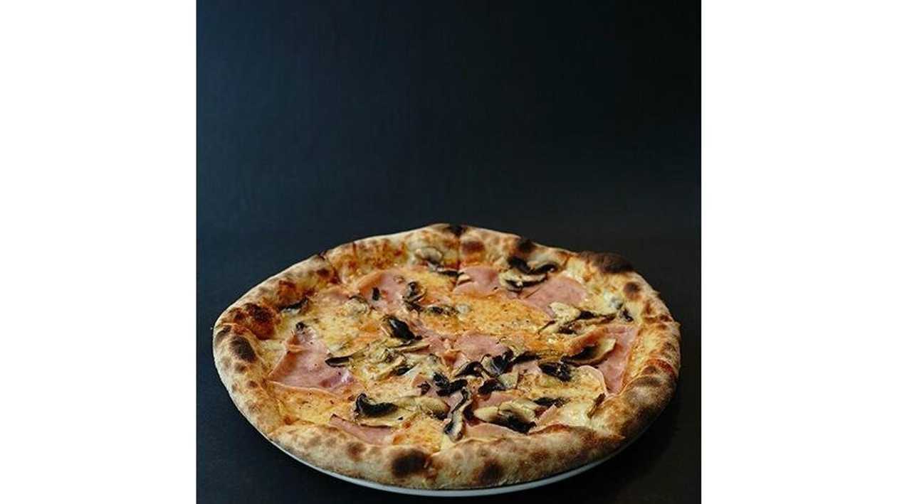 Pizza Prosciutto e Funghi