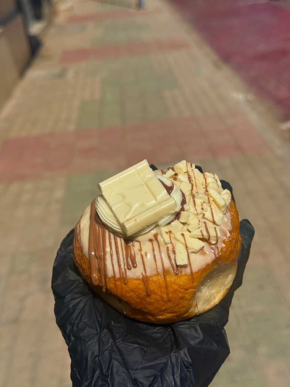 MilkyBar Dream doughnut ๐ค ๐ฉ ( NEW )