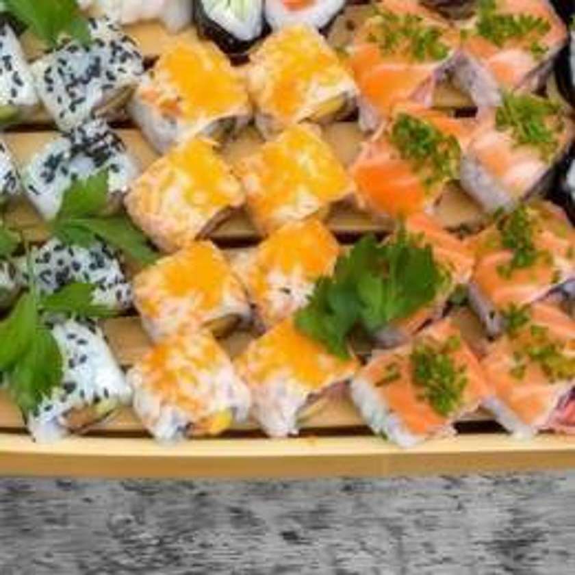 Tuna Uramaki