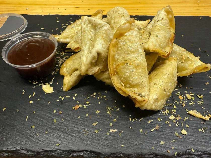 Chicken Gyoza (8 pcs)