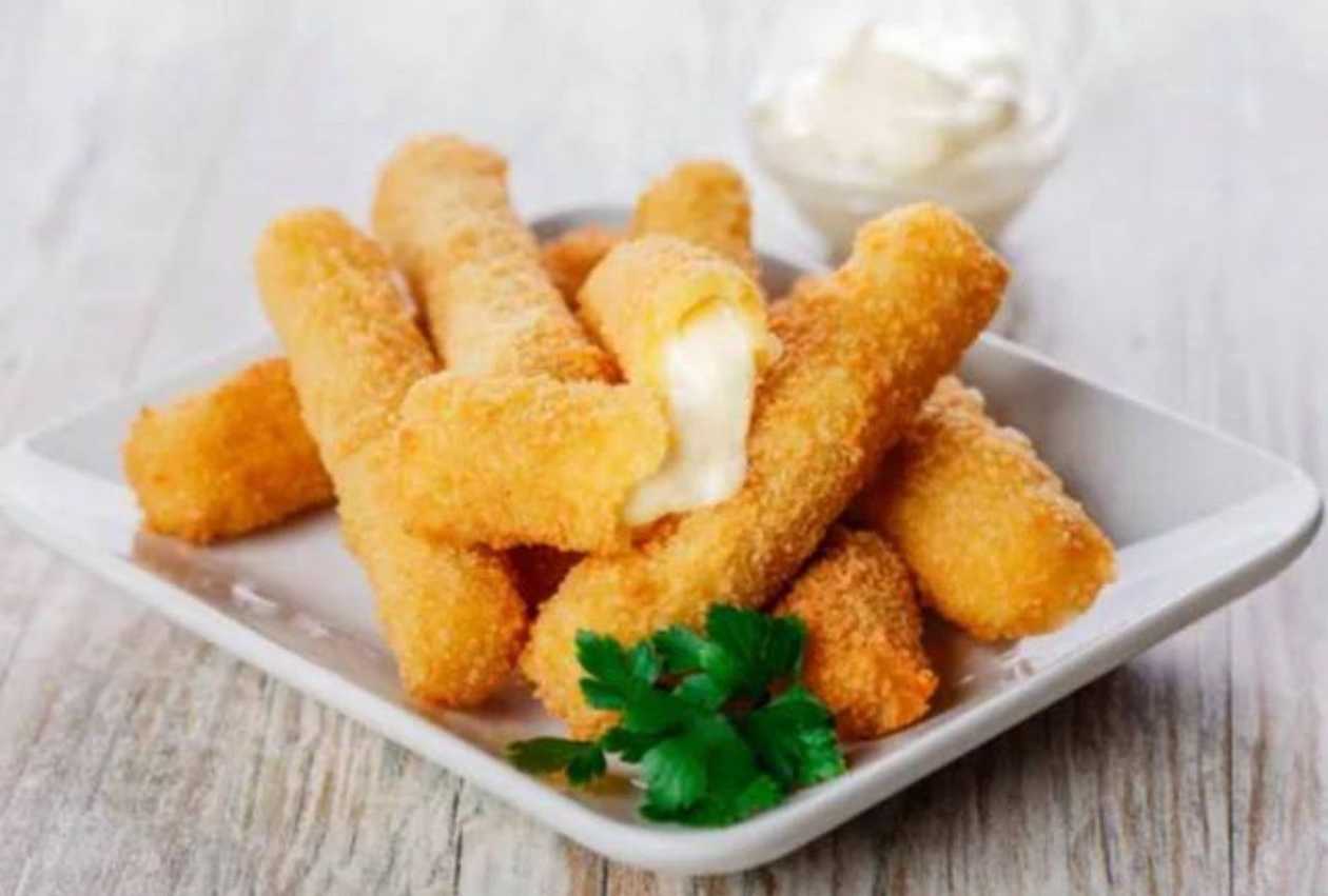 6 Pieces Mozzarella Sticks