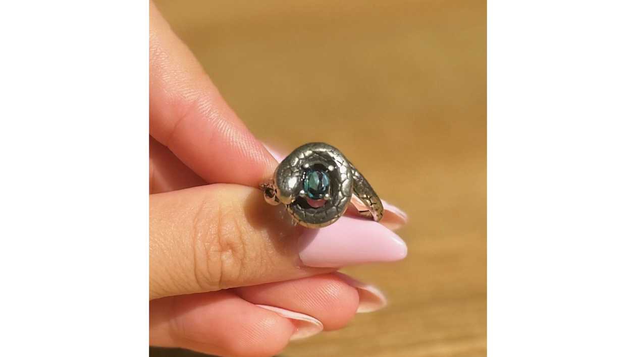💠 Venum & Topaz Ring 🐍