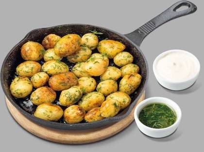 Braised potatoes with butter and dill