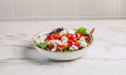 Menu salada de requeijão de ovelha