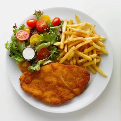 M64. Schnitzel with fries