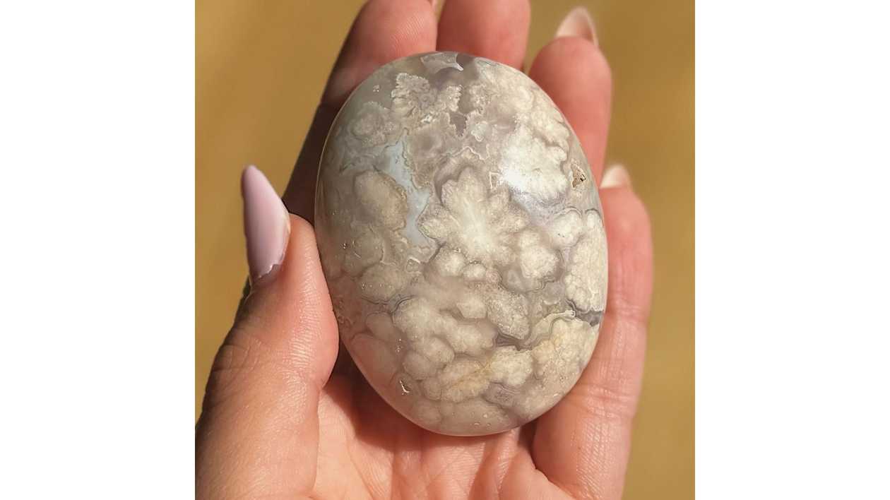 Flower Agate Palm Stone