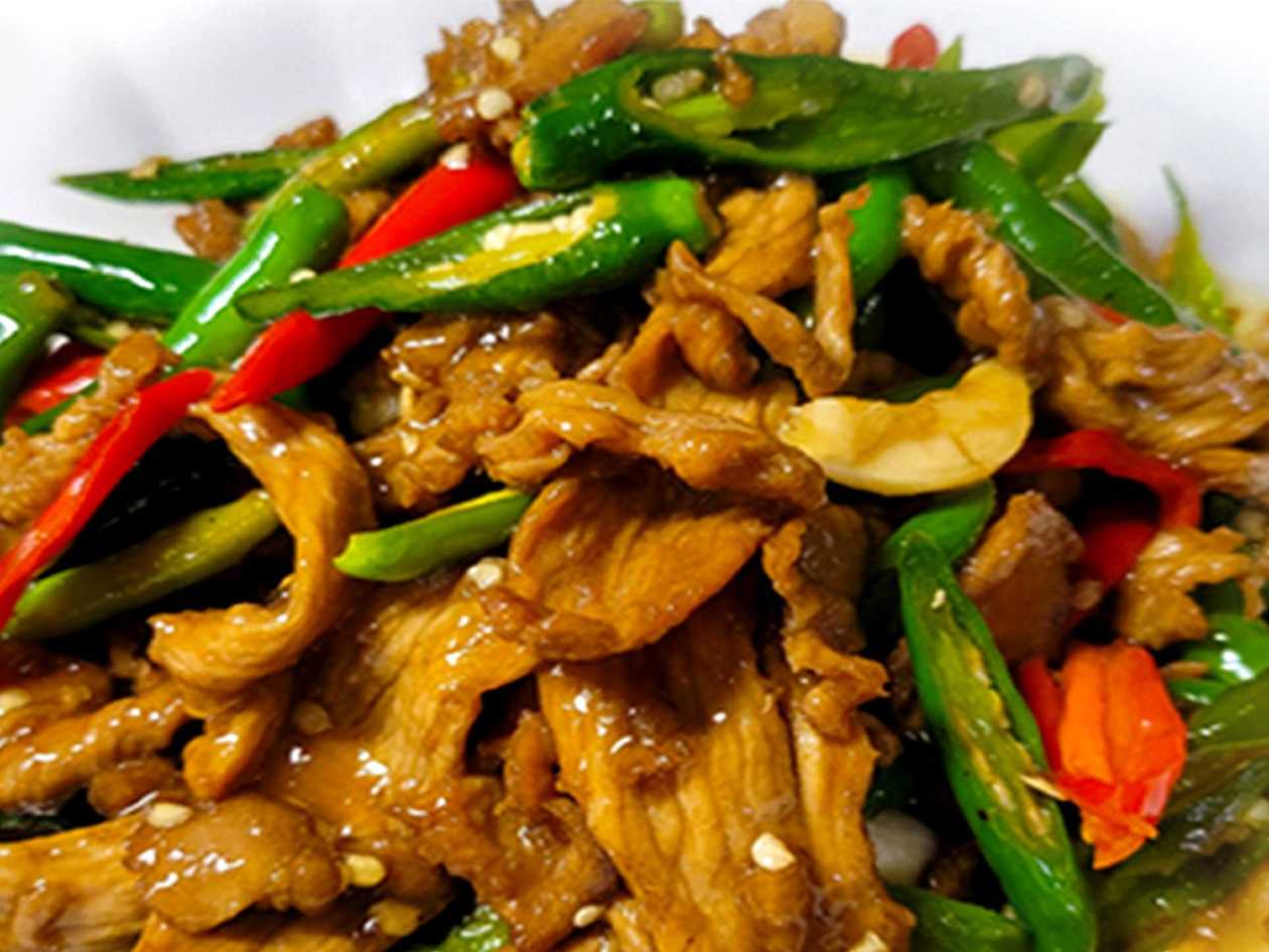 Sliced Pork with Green Chili
