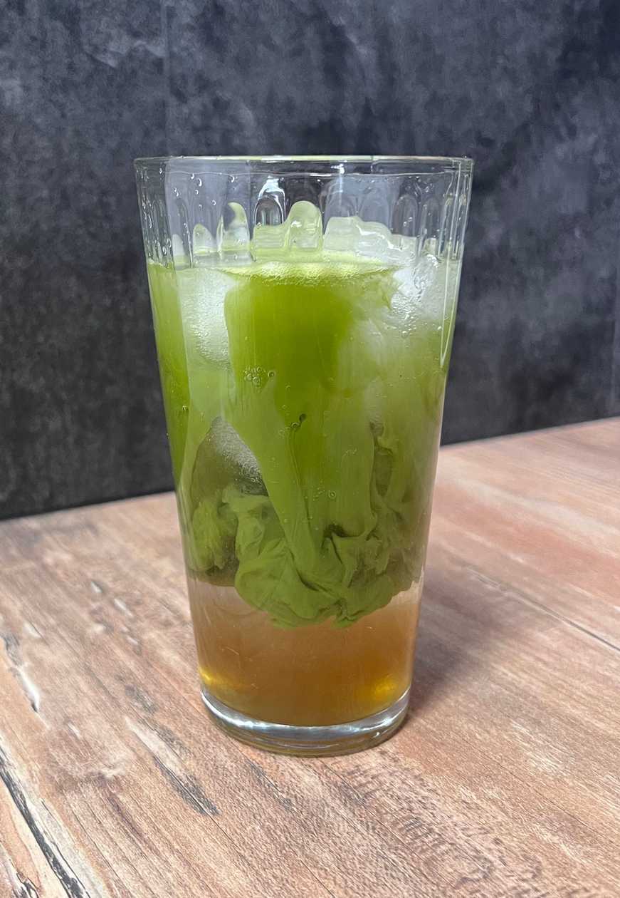 Naše limonáda Matcha-mango