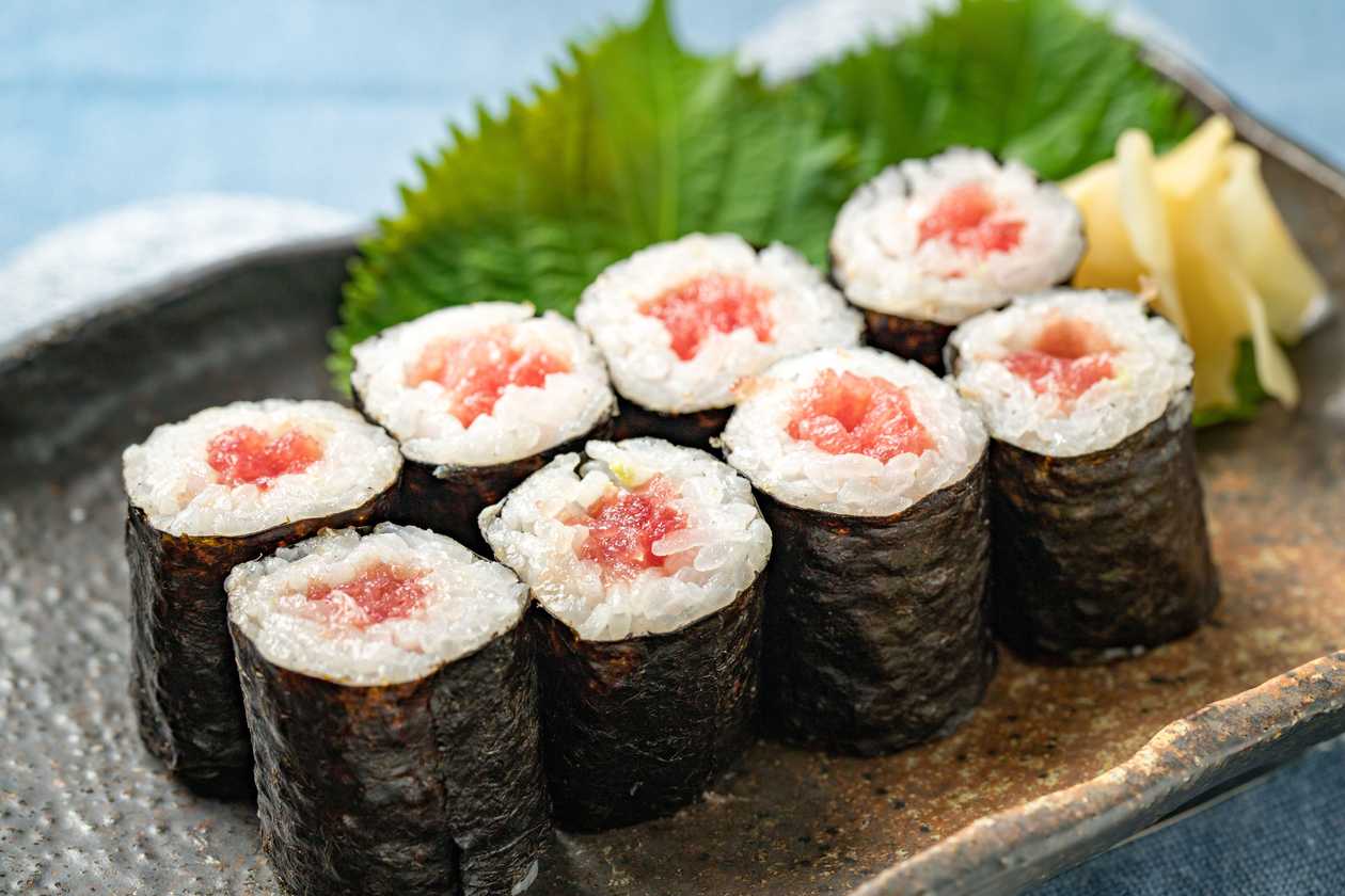 Tuna sake roll