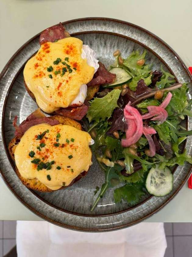 Eggs Benedict
