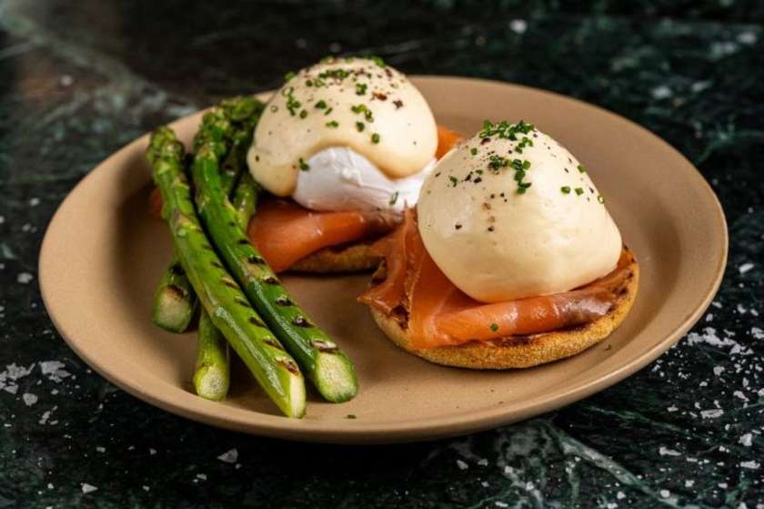 Eggs Royale