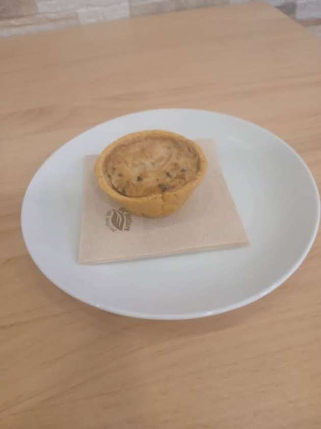 Mini Quiches with Caramelized Onion and Olives