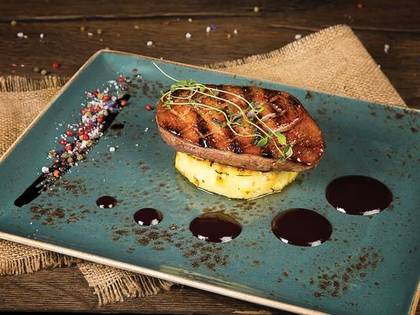 Duck fillet with grilled pineapple