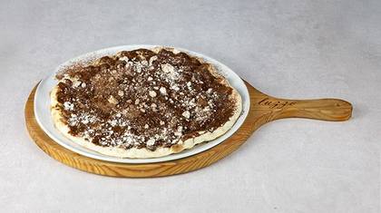 Chocolate Pizza (Perfect for Sharing)