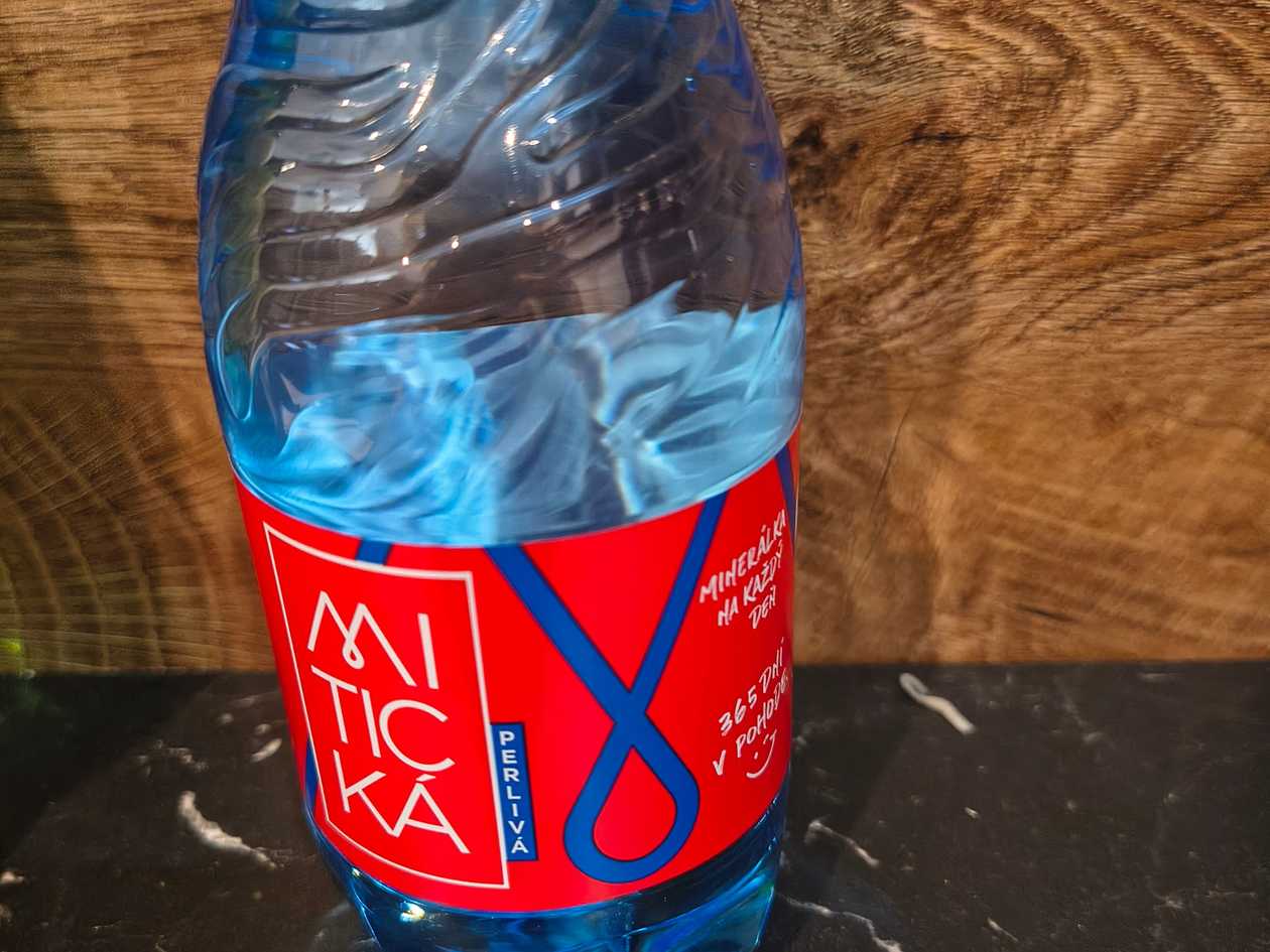 Mitická perlivá 0,5L