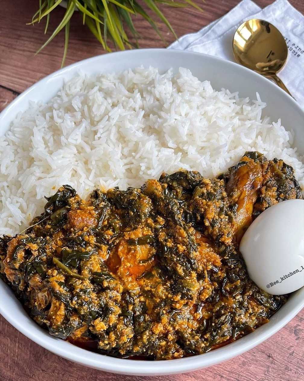 Plain rice with kontomire