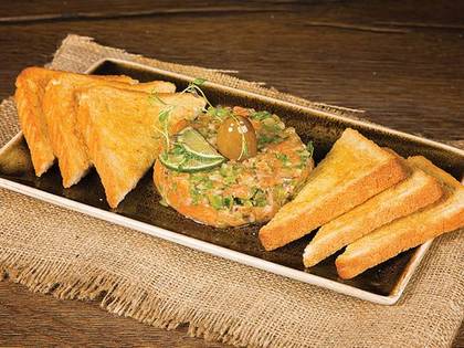 Salmon tartare