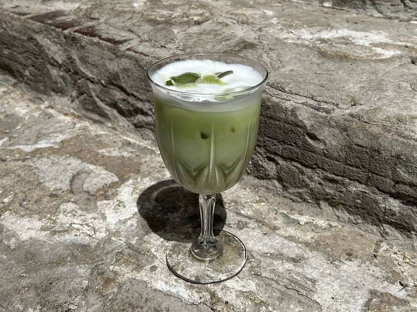 Ice matcha latte