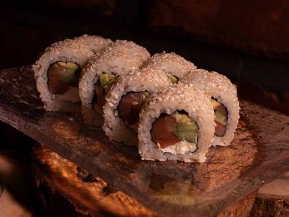 California Roll with Salmon in Sesame Seeds