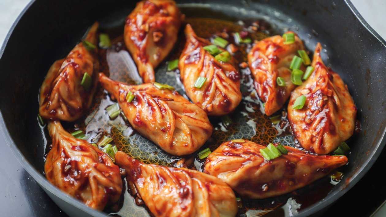 Tandoori Chicken Momos (Dumplings) 8 pieces