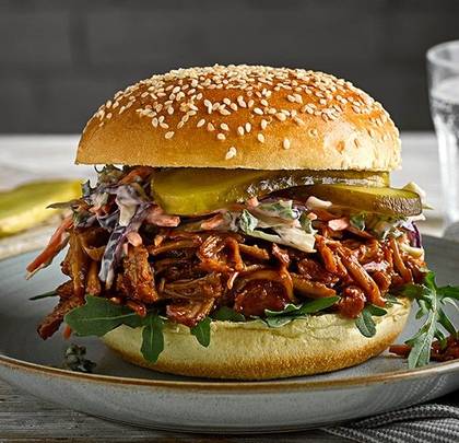 Burger Pork (360g) Cartofi 100g Bautura