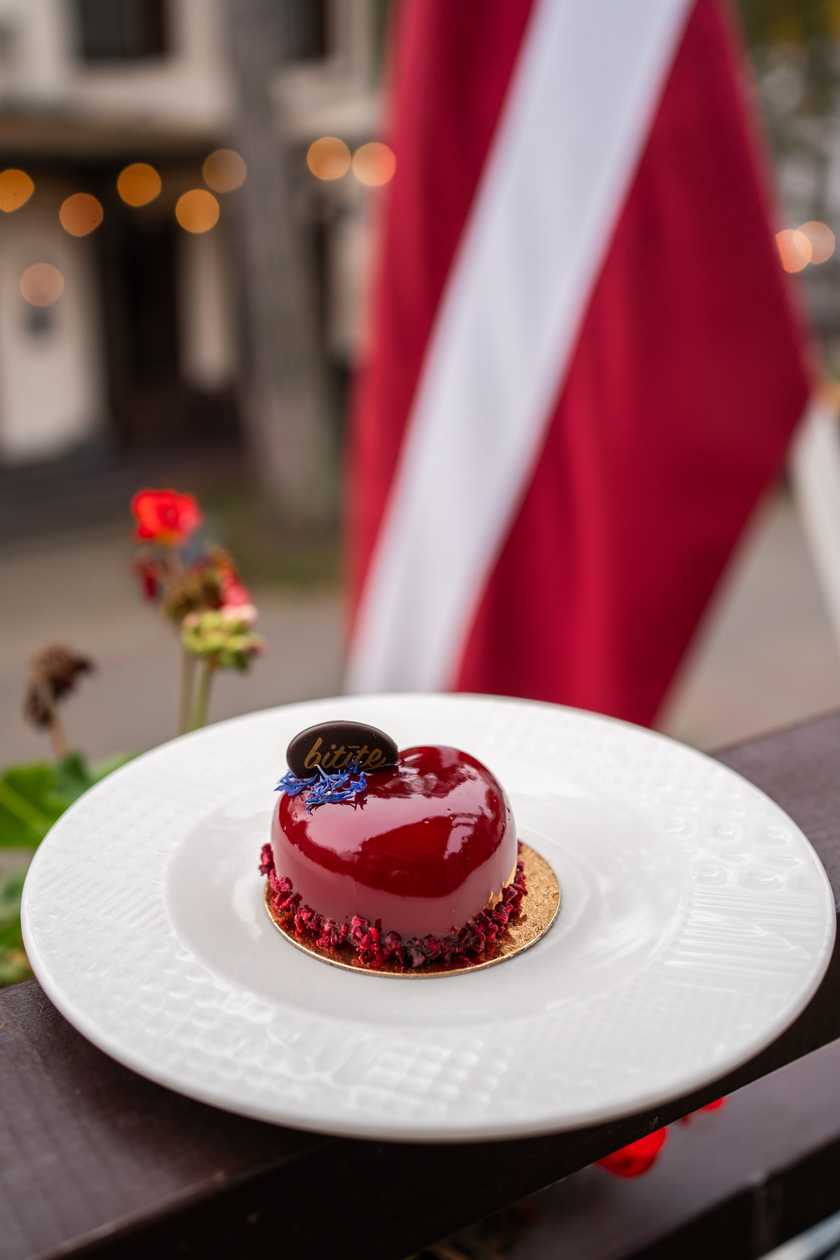 Jurmala heart-raspberry mousse cake with peach