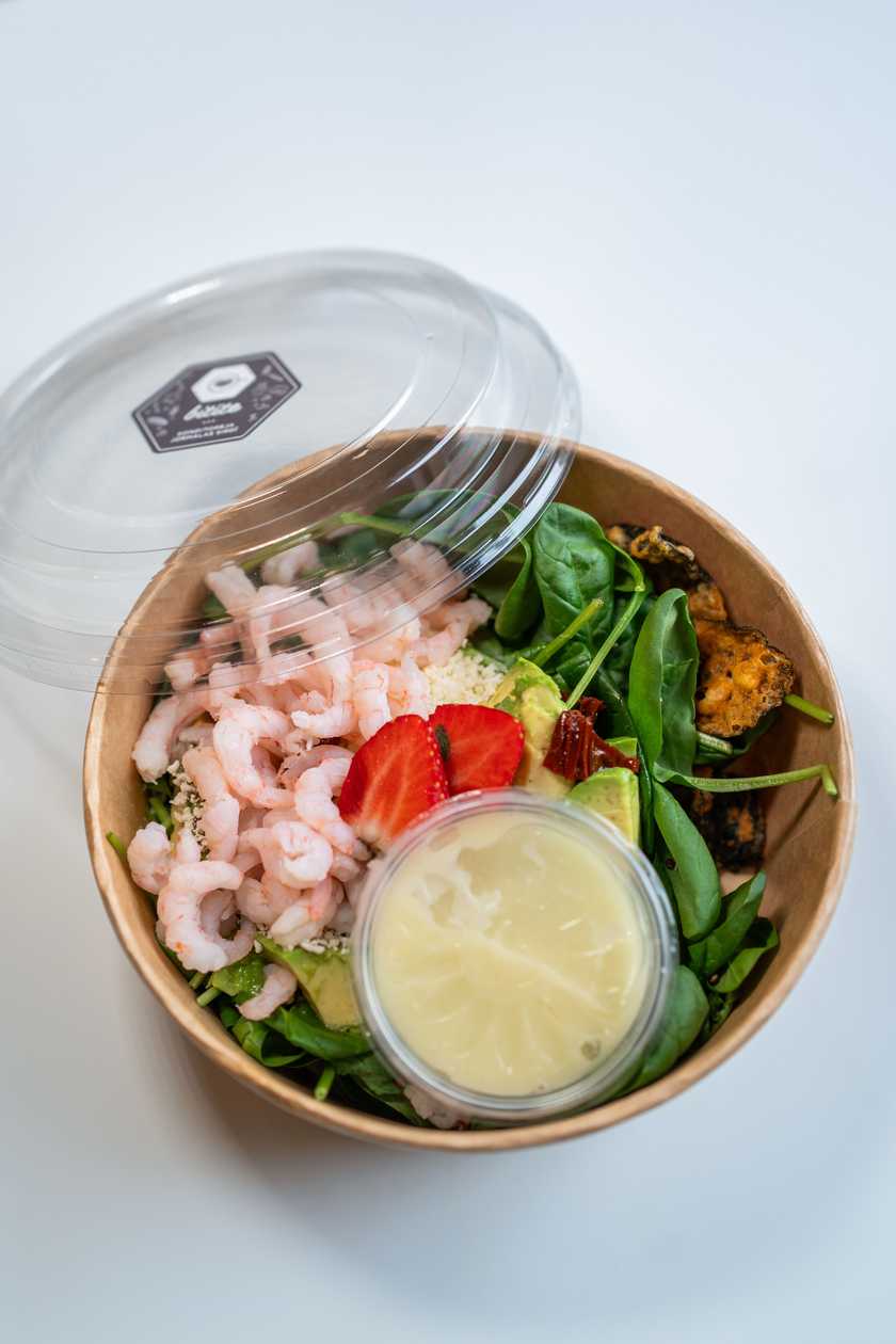 SPINACH SALAD WITH SHRIMPS