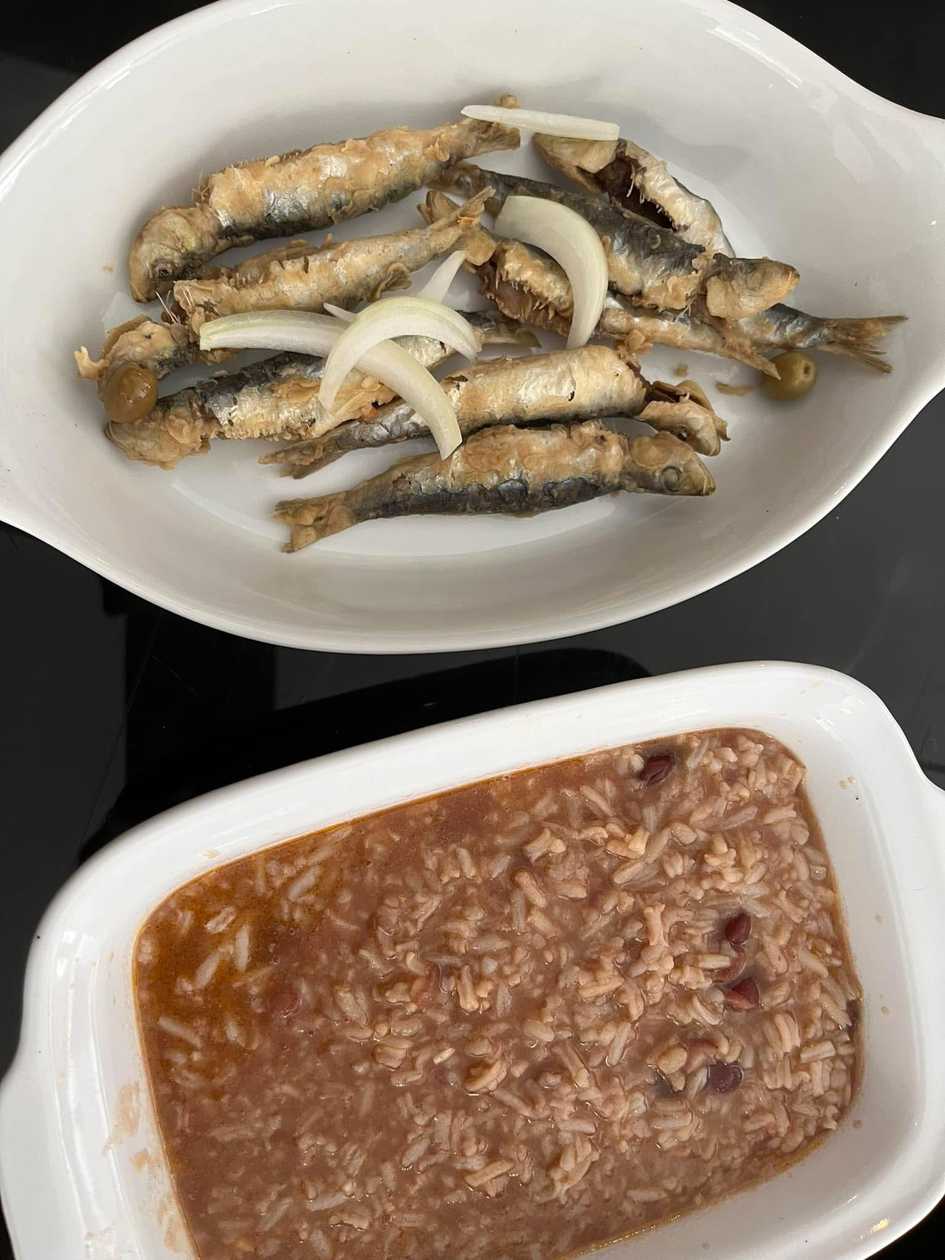 Fried sardines with red bean rice