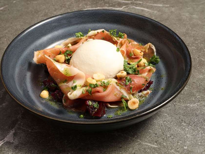 Burrata cheese with roasted beetroot and cured ham