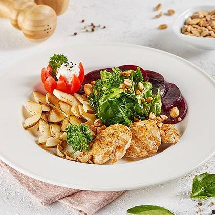Chicken salad with pear and beetroot