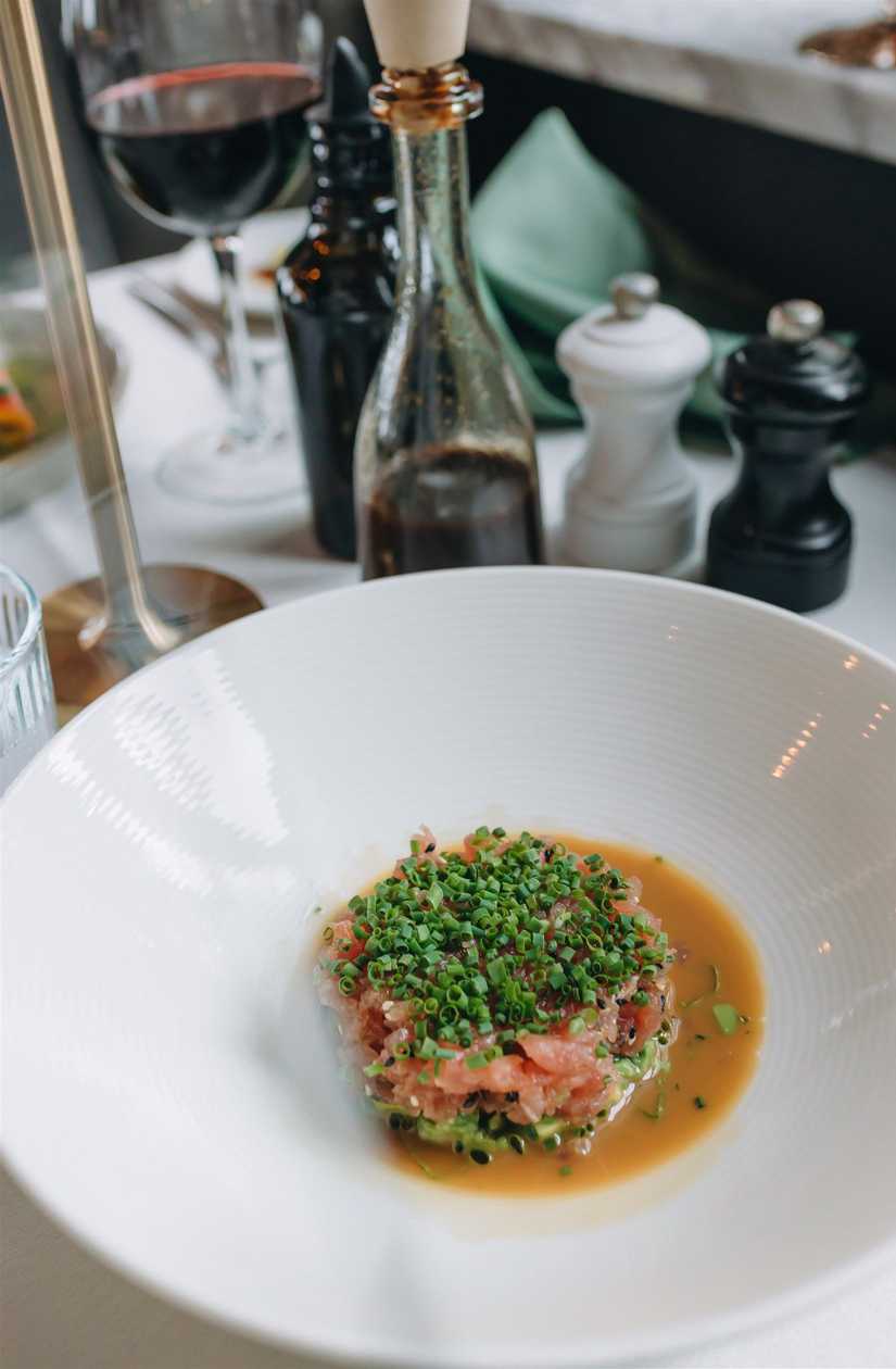 Pink tuna tartare