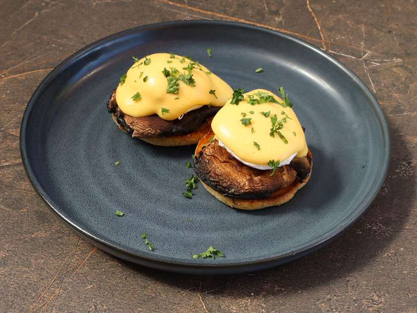 Eggs Benedict with grilled portobello mushroom