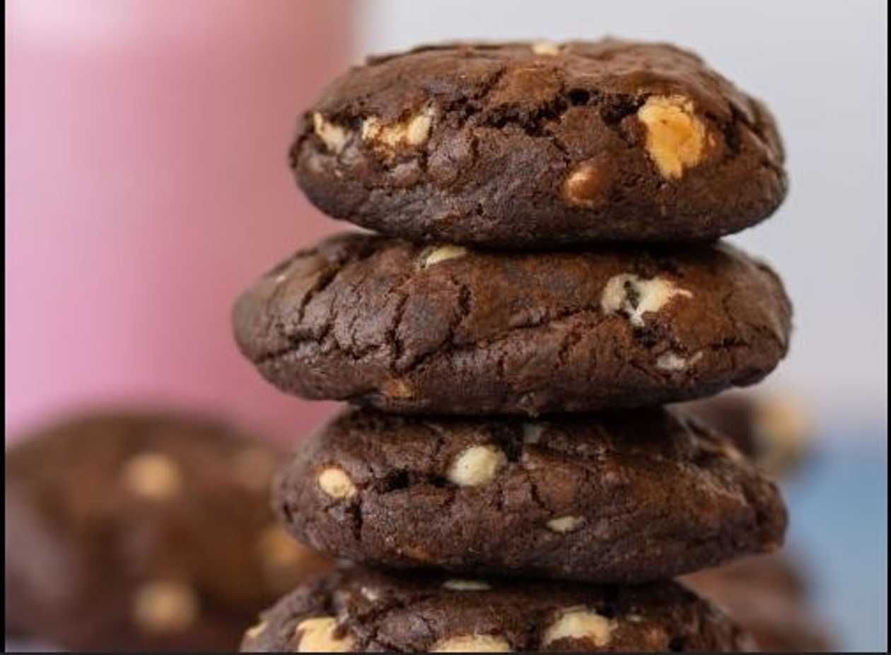 COOKIE DE CHOCOLATE COM KINDER BUENO