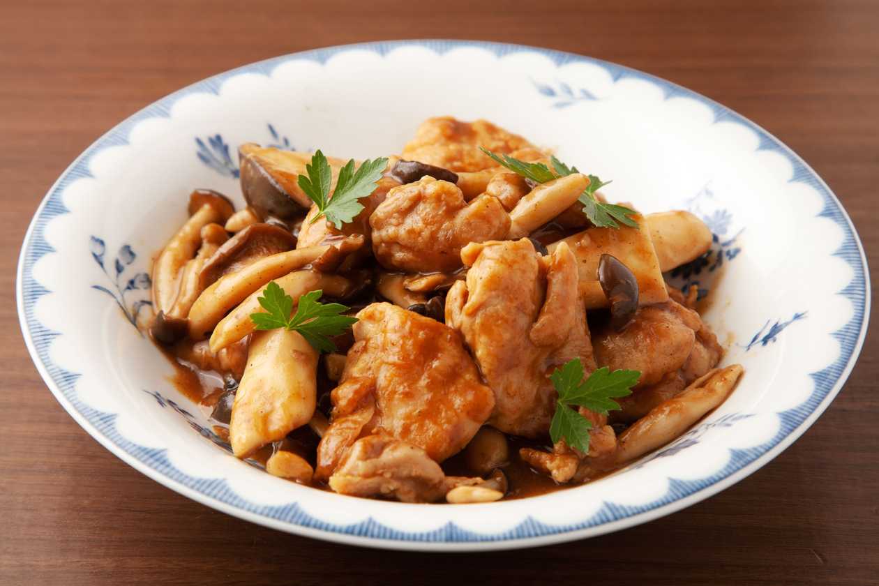 Kuřecí s bambusem a houbami