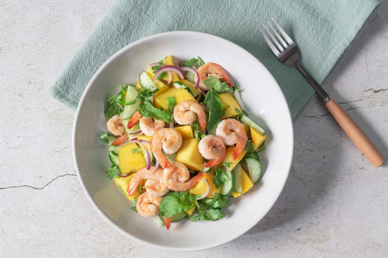 Mangový salát s krevetami