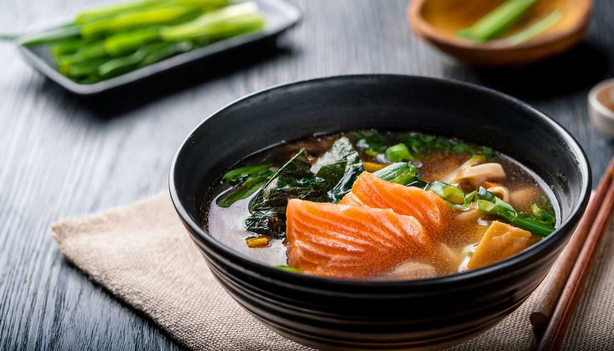Miso polévka s lososem