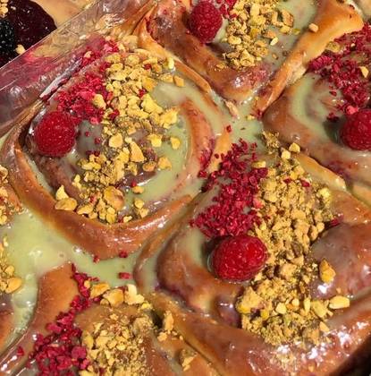 Raspberry Pistachio Roll