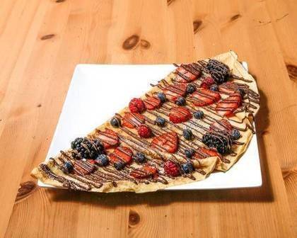 Crepe, Waffle ou Panquecas Frutos Silvestres com Topping de Frutos Silvestres