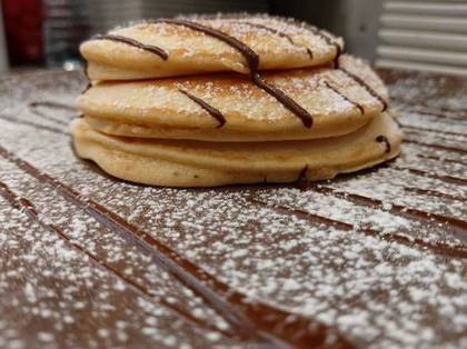 Crepe, Waffle ou Panquecas com Cobertura de Chocolate à Escolha