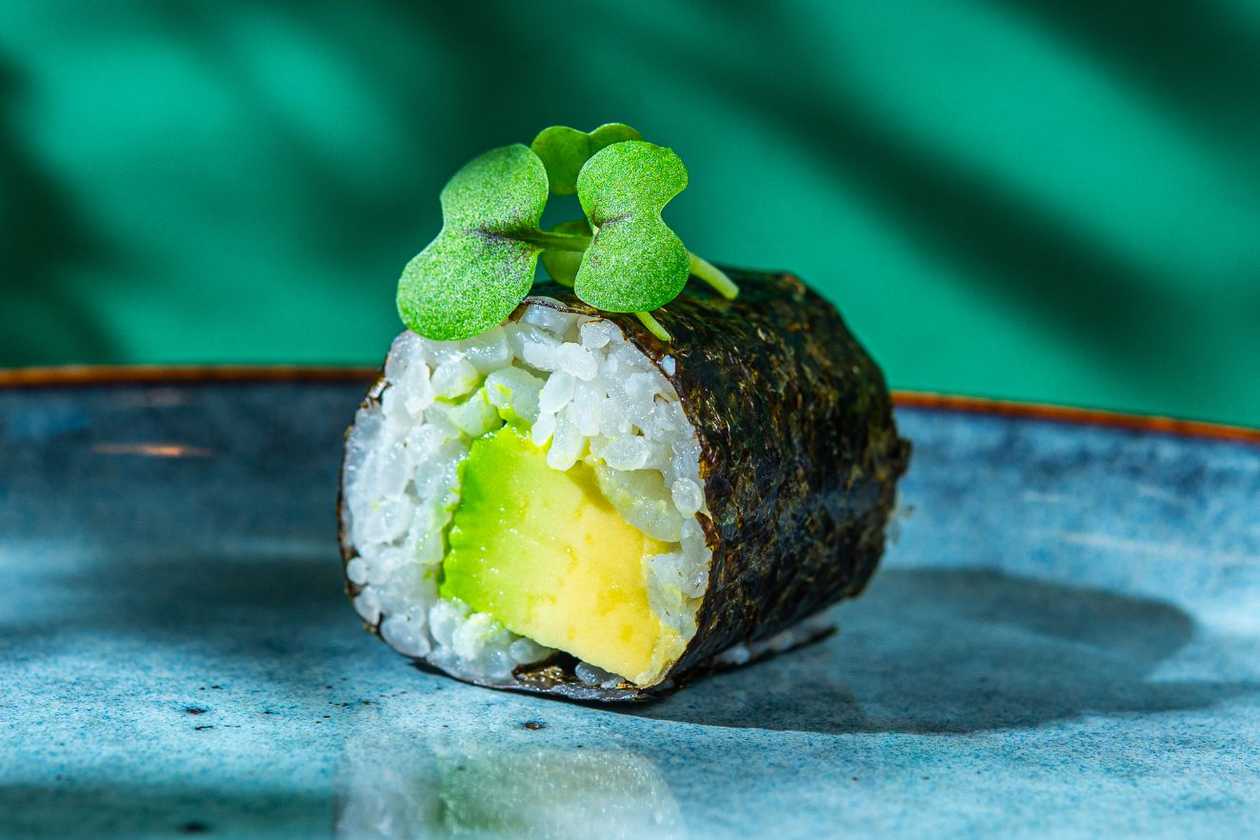 56. Хосомаки с авокадо (6 шт.)