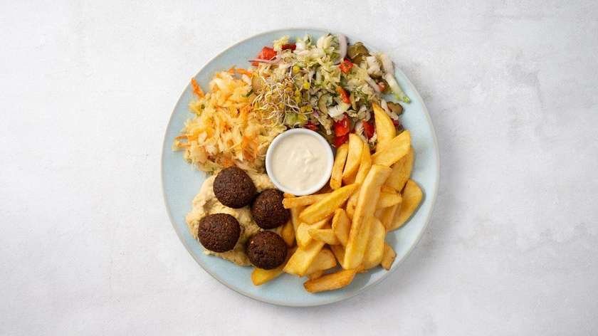 Falafel na hummusie z ryżem