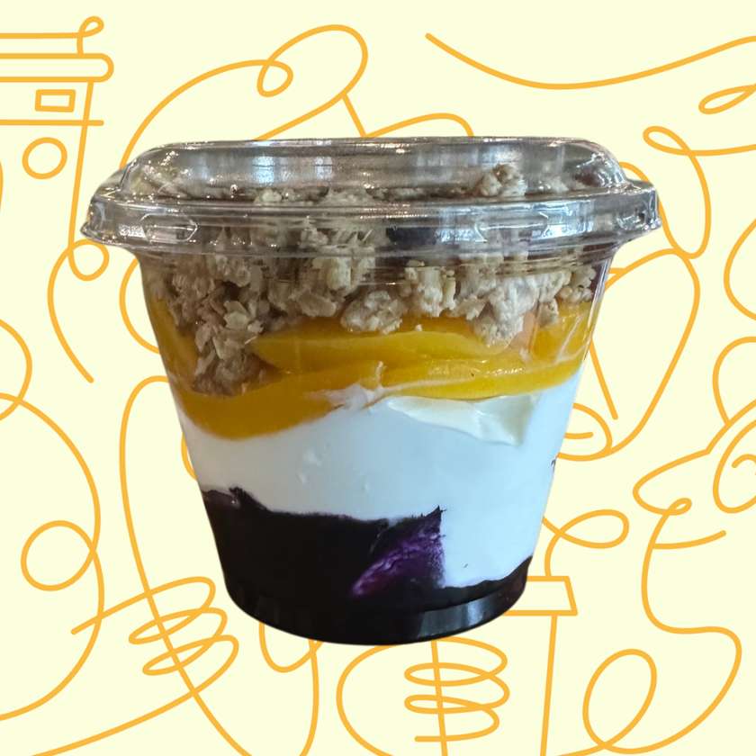 Yogurt with granola and fruit 230g