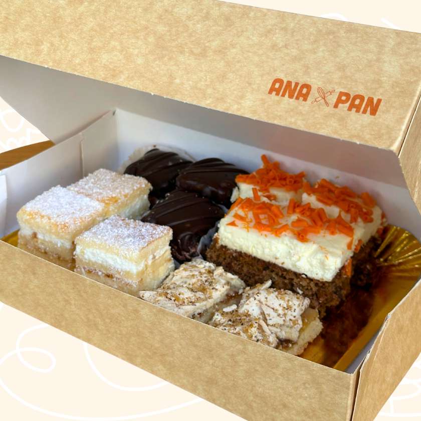 Platter for 4 friends - plate of assorted minicakes