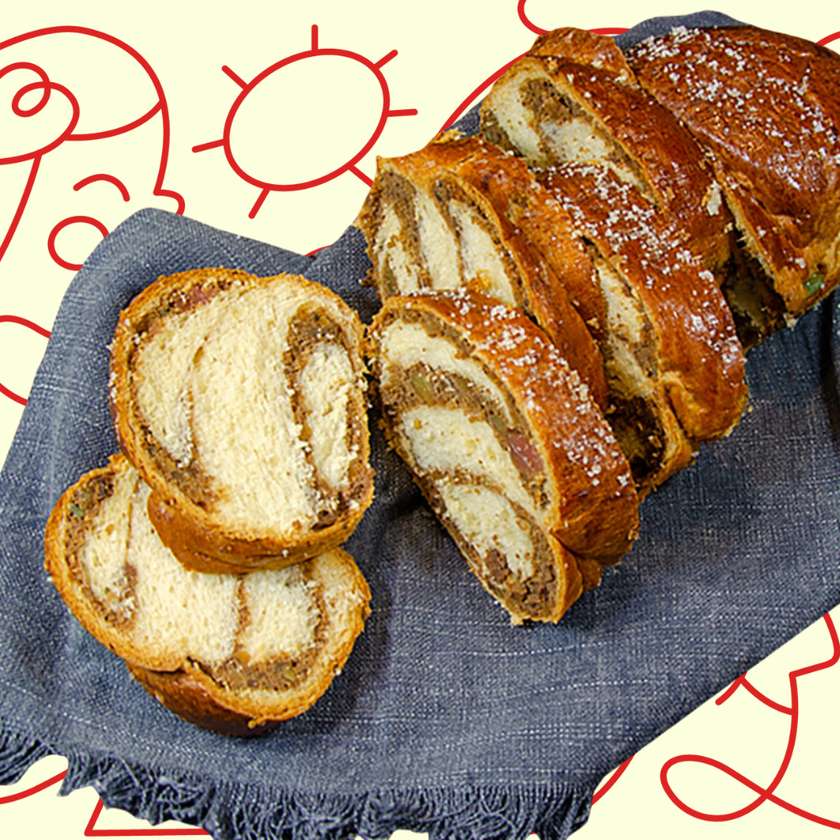 Cozonac Rasfatat cu de Toate, nuca, stafide, rahat 600g