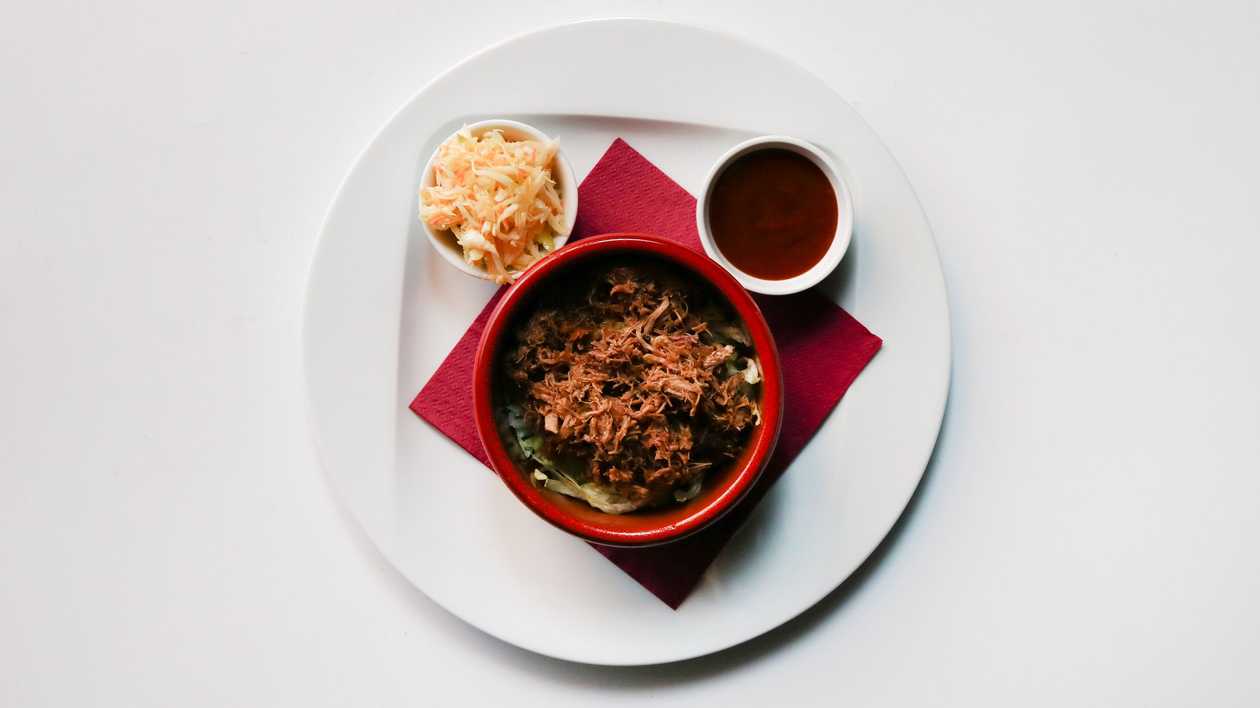 Smouked brisket with BBQ salsa and homemade slaw 300g