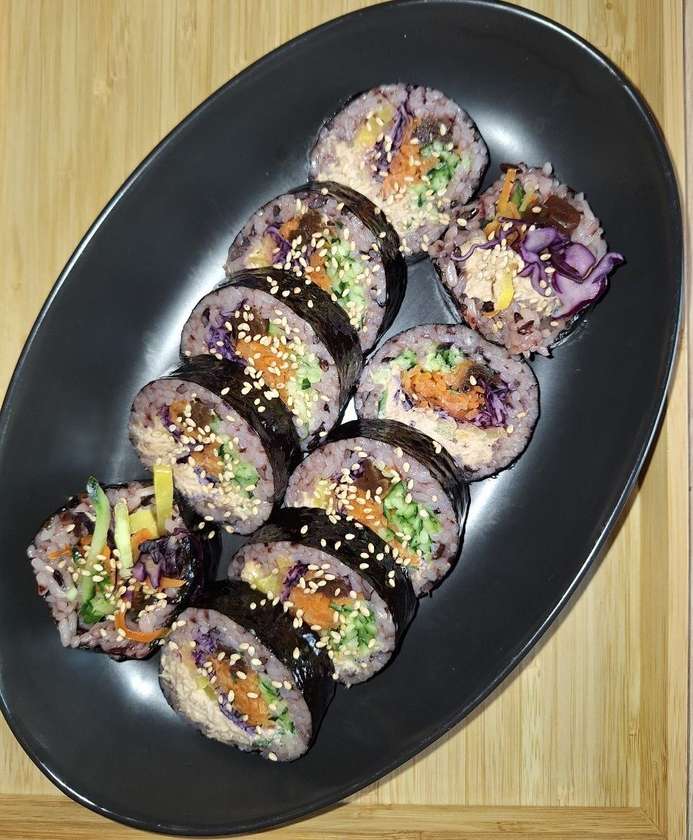 Kimbap with vegetables