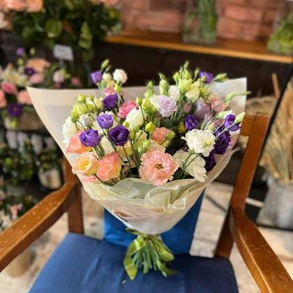Buchet lisi LOVE
