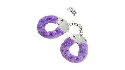 Mokko Pure Joy Handcuffs – plush handcuffs with keys purple